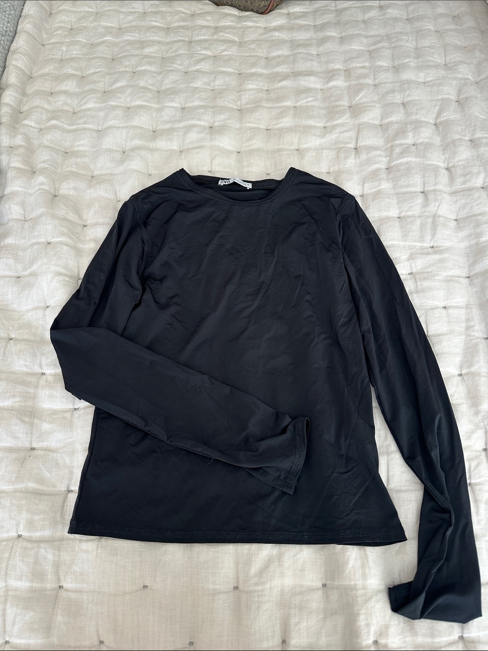 Zara Men's Black Long-Sleeve Crewneck Top